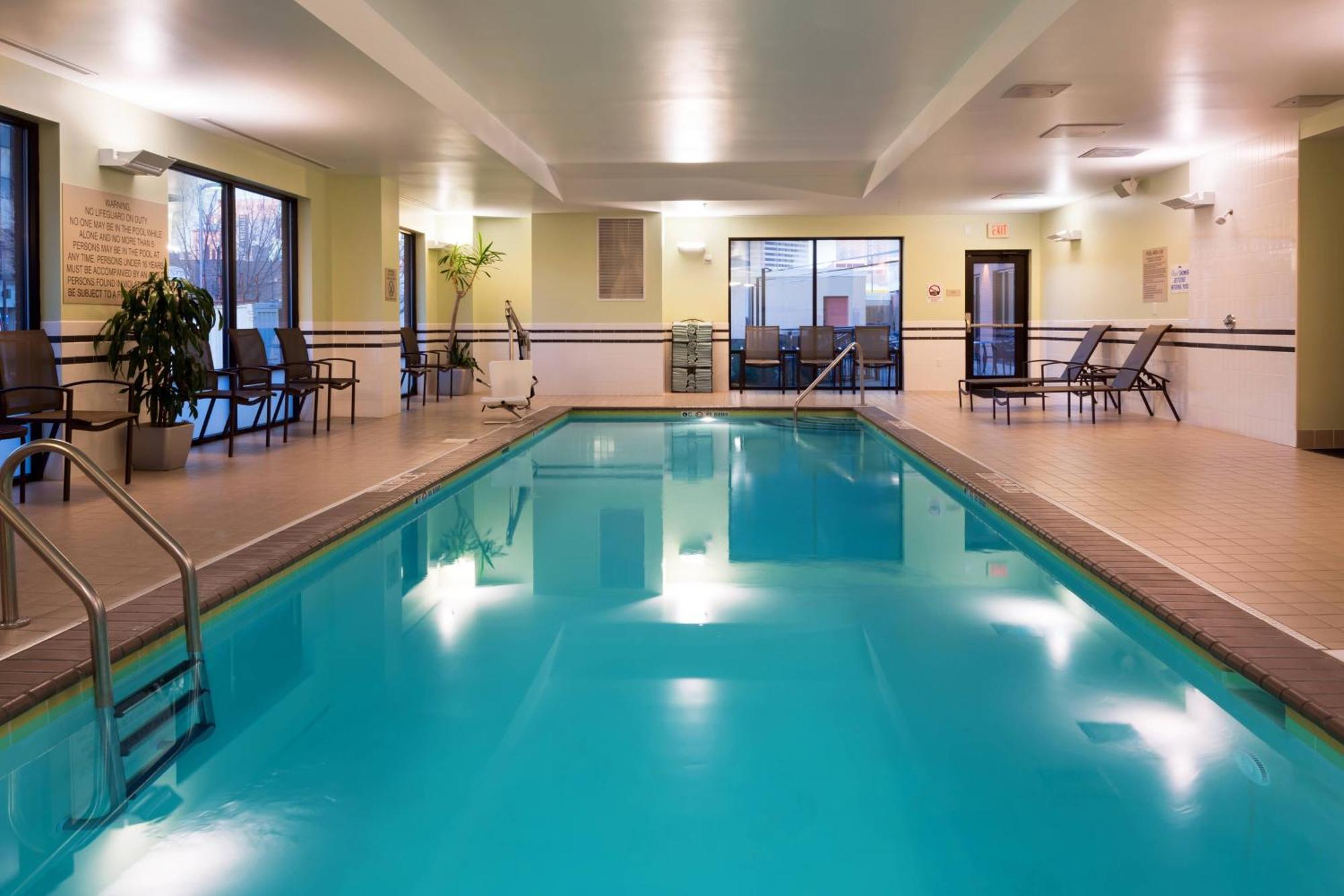 Fairfield Inn & Suites Louisville Downtown Exteriör bild